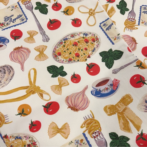 Lisa Says Gah Buon Appetito Robyn Jean - Picture 8 of 10